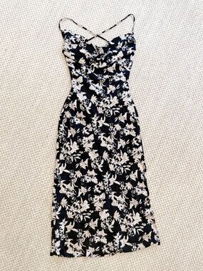 Mable Open Back Floral Midi Dress NWT Size Medium Black Satin Lace-Up Back S